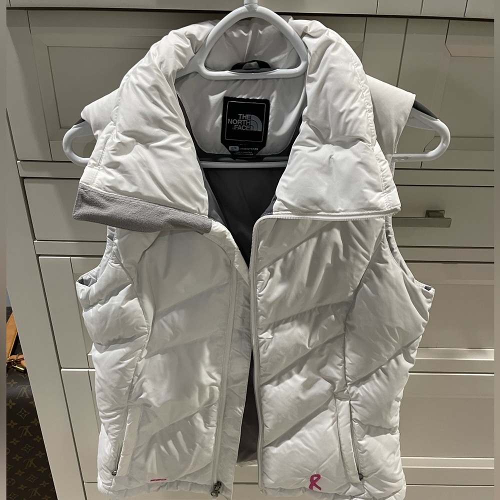 White North Face vest. Really good condition!